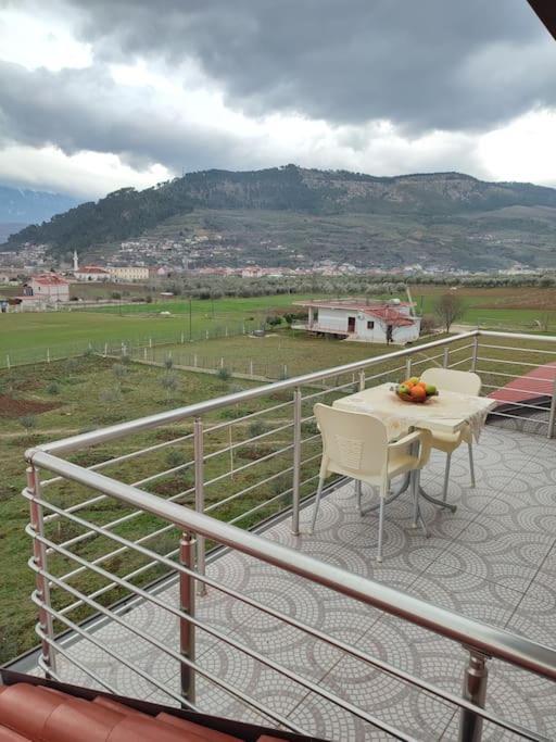 Guest House Ilir Berat Buitenkant foto