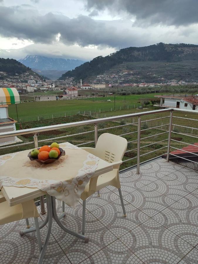 Guest House Ilir Berat Buitenkant foto