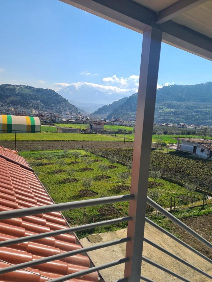 Guest House Ilir Berat Buitenkant foto