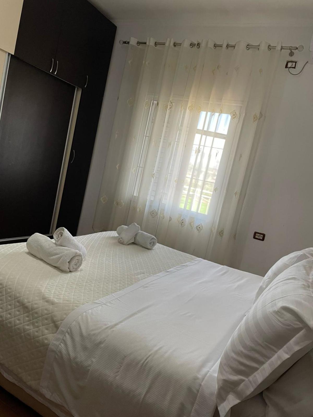 Guest House Ilir Berat Buitenkant foto