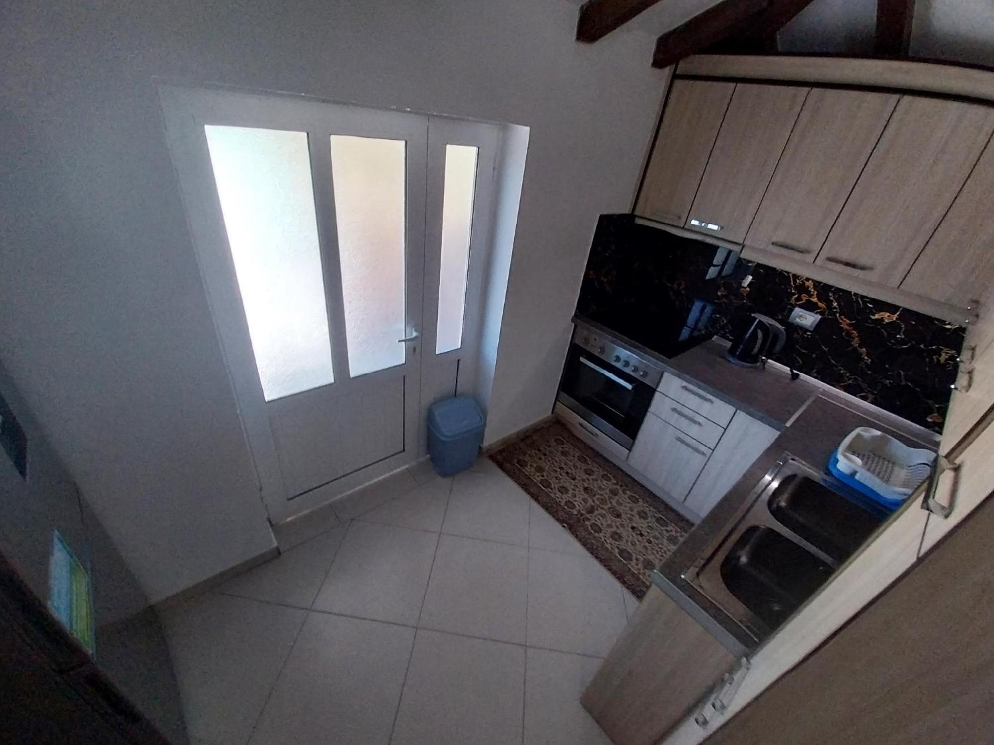 Guest House Ilir Berat Buitenkant foto